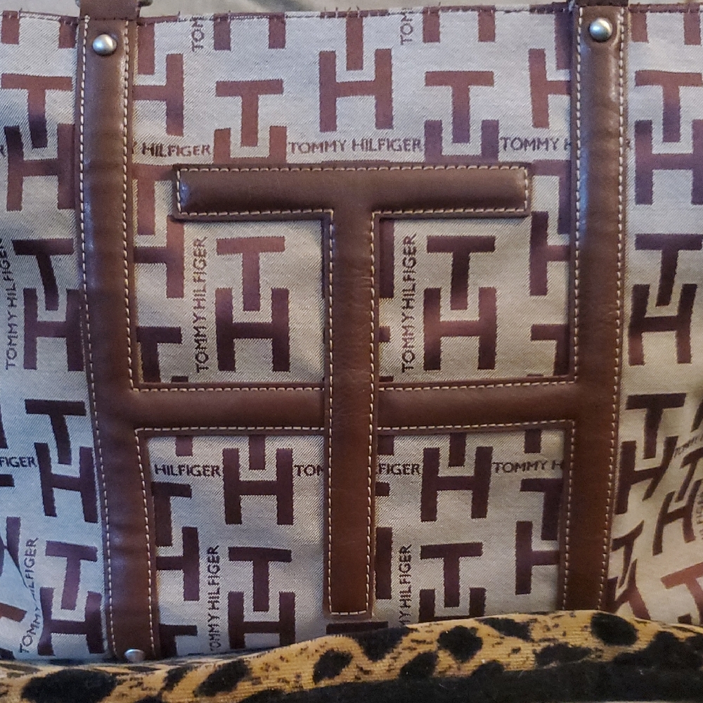 🍍Tommy Hilfiger Brown and Cream Tote Bag